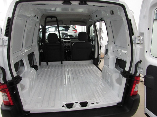 Imagen 14 de 24 de Peugeot Partner 2023 1.6 Furgon Confort