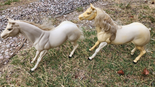 Caballos Percherones (2x1) Articulados Blancos 30×29cm