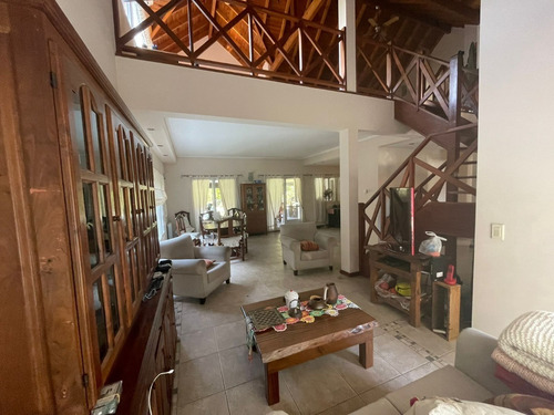 Imagen 5 de 30 de Casa 5 Ambientes Con Piscina La Tradicion