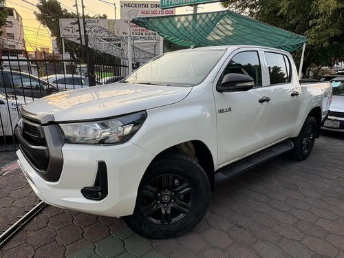 Toyota Hilux 2.7 Cabina Doble Sr Mt