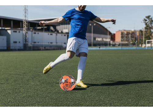 Pelota Futbol Oficial Umbro New Swerve N°4 Entrenamiento