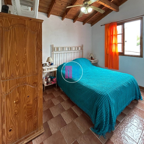 Duplex En Costa Azul Al Frente, Espacio Vehicular Propio, Patio Con Parrilla Y Lavadero. Urquiza 578