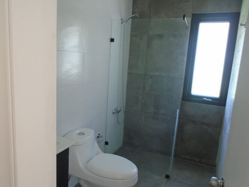Camino Mirasol - 100% Remodelada - 6 Estacionamientos -