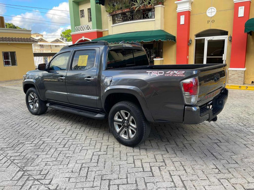 Imagen 3 de 15 de Toyota Tacoma Limited 4*2 Americana