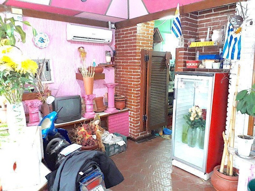 Venta De Local En Barrio Reus. Oportunidad