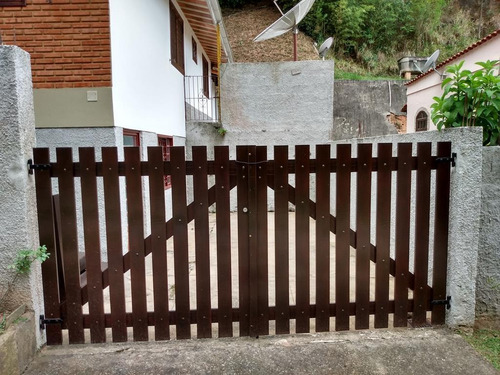 Casa Em Condomínio Fechado, Ótimo Acabamento