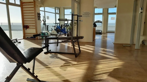 Cabo Corrientes. Edificio Frente Al Mar. Pileta Climatizada Y Gimnasio. Muy Luminoso