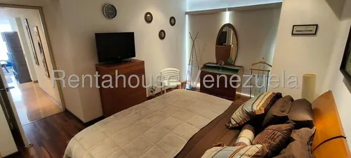 En Venta Hermoso Apartamento En Campo Alegre. Mls 25-13510. Mjs.