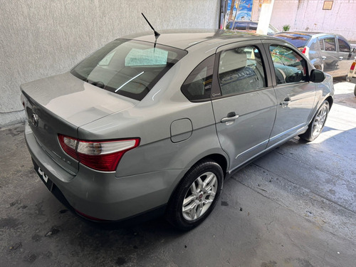 Fiat Grand Siena 1.6 16v Essence Flex Dualogic 4p