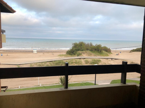 En Venta Departamento De 2 Ambientes Frente Al Mar En Complejo Con Amenities