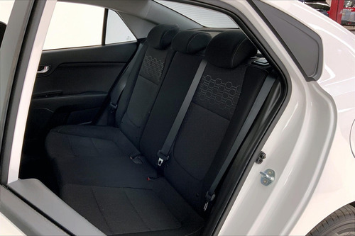 Imagen 19 de 25 de Kia Rio 4 Pts Lx, Tm6, A/ac, Ve, Ra-15