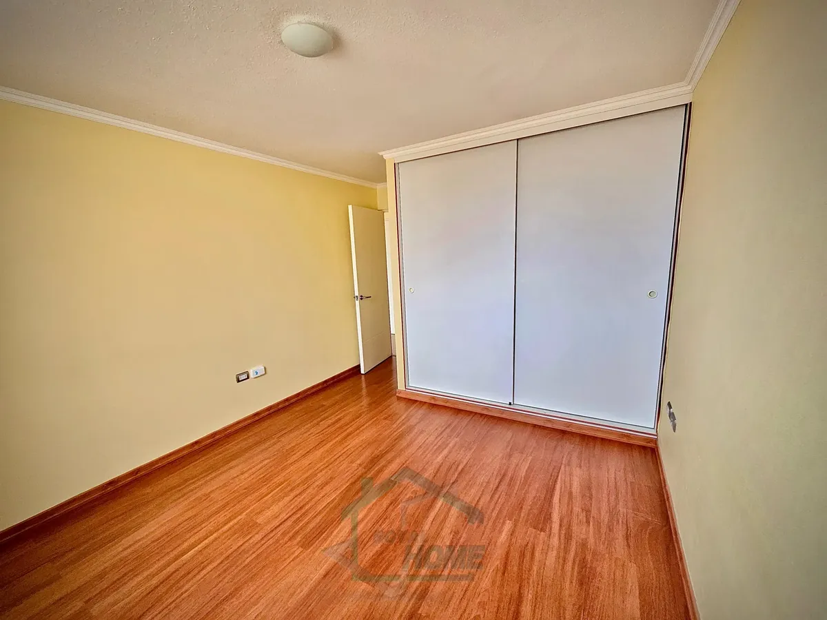 Imagen 5 de 8 de Departamento 1d/1b/1e En Sector La Portada | Piscina Y Estac