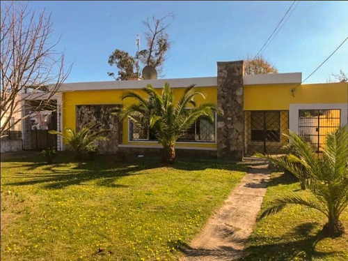 Casa Paso De Carrasco Tres Dormitorios