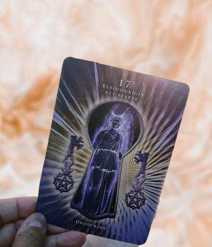 Oracle Of The Hekatean Path - Oráculo De Hekate, En Stock