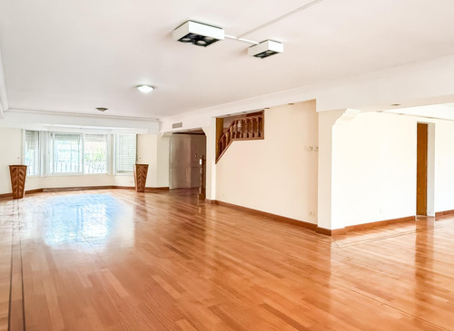 Casa En Alquiler, 4 Plantas, Jardín Y Pileta - Martínez