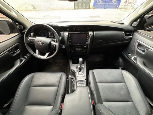 Imagen 8 de 8 de Toyota Hilux Sw4 Tdi Srx At (l21) 5.000km
