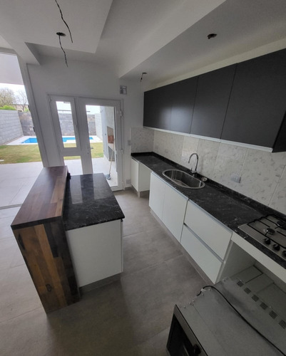 Imagen 5 de 23 de La Calandria, Duplex De 3 Dormitorios, Patio Con Pileta, 3 Baños, Escritorio