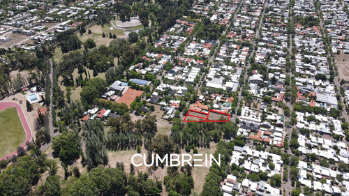 Lotes Únicos En Barrio Belgrano, A Metros Del Parque Y Tenis Club