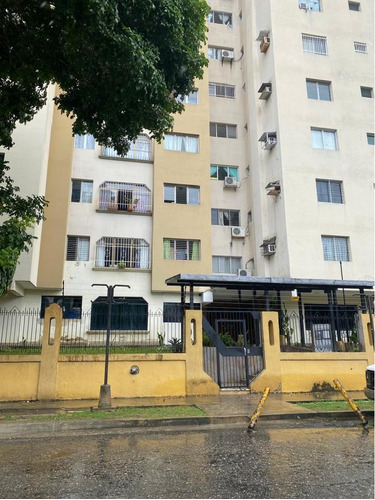 Apartamento En Venta  En Urbanización Prebo. Residencias Benidor. Vende Lino Juvinao