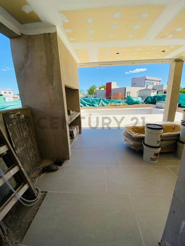 Imagen 10 de 23 de Casa Con Pileta Con 5 Cuartos En San Ramon