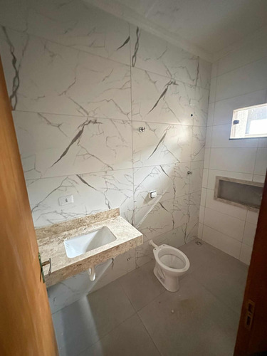 Vendo Casa Casa Com 03 Quartos Sendo Uma Suíte