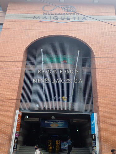 Locales Comerciales En Alquiler / Venta. Multicentro Maiquetía De La Calle Los Baños. Maiquetía.
