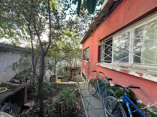 Casa Amplia En Ñuñoa 8d-3b, Con Subterraneo