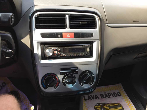 Fiat Punto 2012 1.4 Attractive Flex 5p
