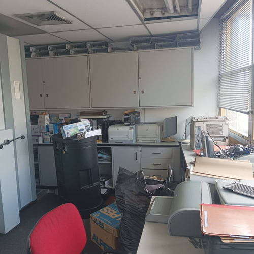 Venta De Oficina En El Centro Profesional Del Este , La Casanova Bv