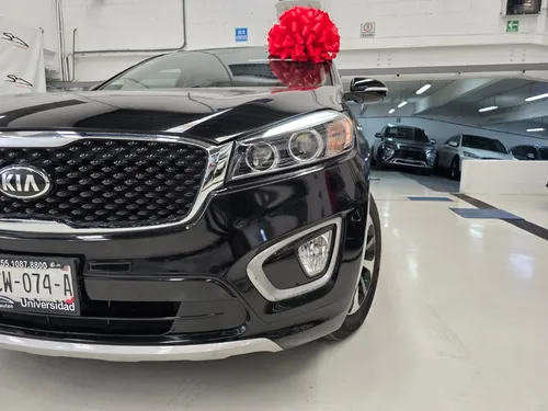 Kia Sorento 5p EX PACK, V6 TA Piel QCP GPS 7 pas. RA-18"