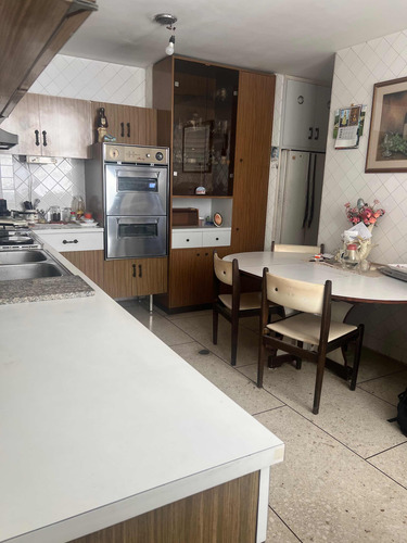 Ls Vendo Los Palos Grandes ,apartamento Muy Bien Ubicado