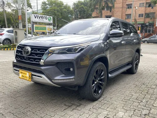 Toyota Fortuner 2.4 Srv Diesel 2022