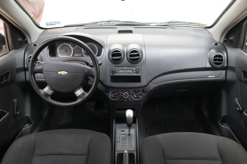 Imagen 10 de 14 de Chevrolet Aveo 2018 1.6 Ls Mt