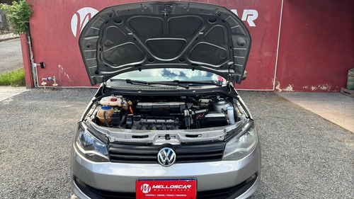 Volkswagen Voyage 1.0 Tretec Total Flex 4P