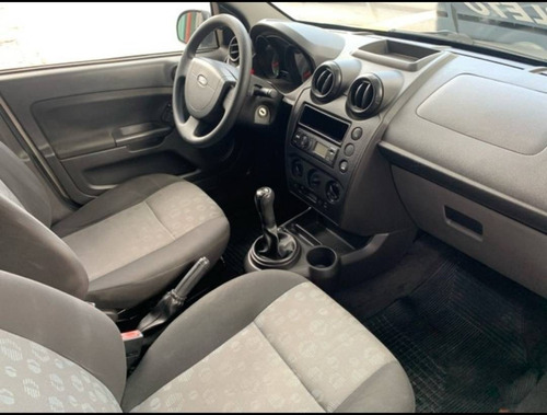 Imagem 9 de 12 de Ford Fiesta 1.6 Mpi Class Hatch 8v Flex 4p Manual