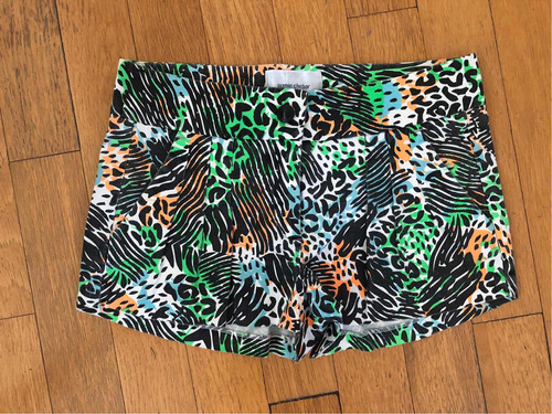 Short Jazmín Chebar Animal Print Colorido. Talle 1