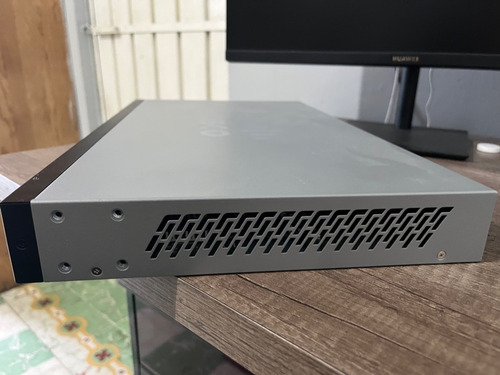 Switch Cisco Sf300-24 Small Business (Usado)