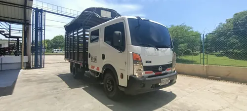 Marca:nissan Línea:cabstar Clase:camión