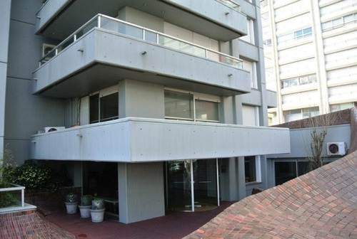 Local | Av. Gorlero