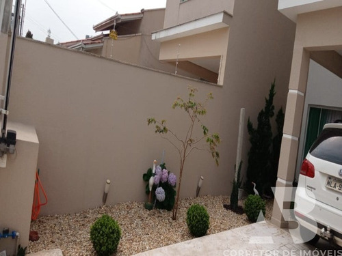 Imagem 4 de 30 de Sobrado, Semi Mobiliado, 03 Suítes, Terraço, Sacada, Churrasqueira, 02 Vagas De Garagem, Bairro Nova Esperança, Balneário Camboriú, Sc. - Ca00039 - 69819536