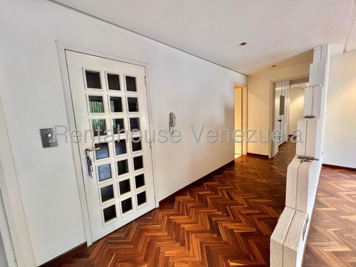 Amplio Apartamento En Venta En La Florida, Caracas 25-15909