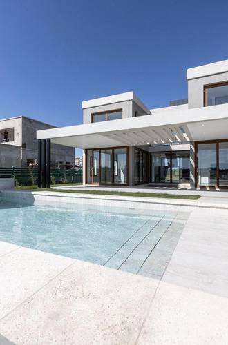 Casa En Venta De 5 Ambientes A Estrenar En Canning Chico, Esteban Echeverria