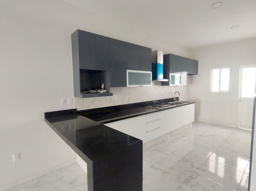 Casa Minimalista En Un Solo Nivel En Venta, En Brisas De Cuernavaca