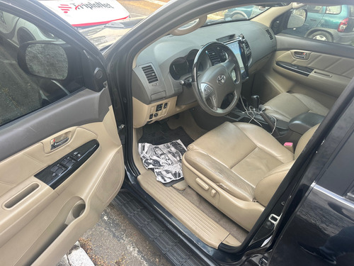 Toyota Hilux SW4 3.0 Srv 7l 4x4 Aut. 5p
