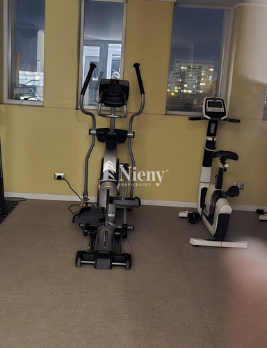 Departamento En Venta De 2 D, 2 B. En Viña Del Mar