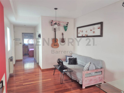 Imagen 3 de 16 de Hermoso Ph 2 Ambientes Con Patio - Retasado!!!