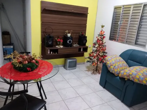Casa De 2 Quartos 1 Sala 1 Banheiro