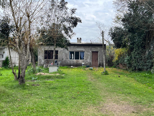 Casa Con Amplio Terreno En Lezica