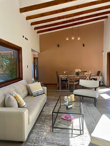 Parcela Con Moderna Casa Los Riscos Pucón