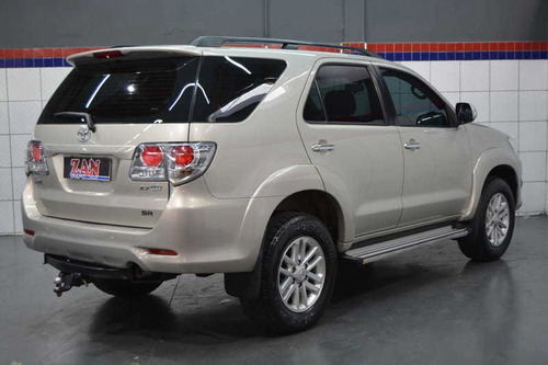 Imagem 6 de 15 de Toyota Hilux Sw4 Sr 4x2 2.7 Aut 2013 5 Lugares